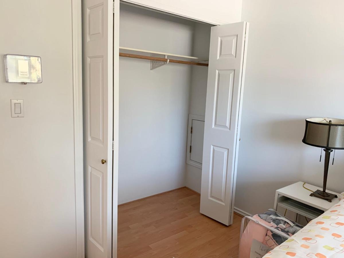 One Bedroom Queen Bed Sharing Washroom In Tiger Sweet House License## Richmond Exterior foto