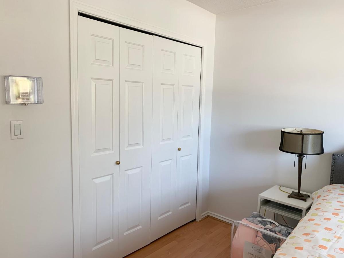 One Bedroom Queen Bed Sharing Washroom In Tiger Sweet House License## Richmond Exterior foto