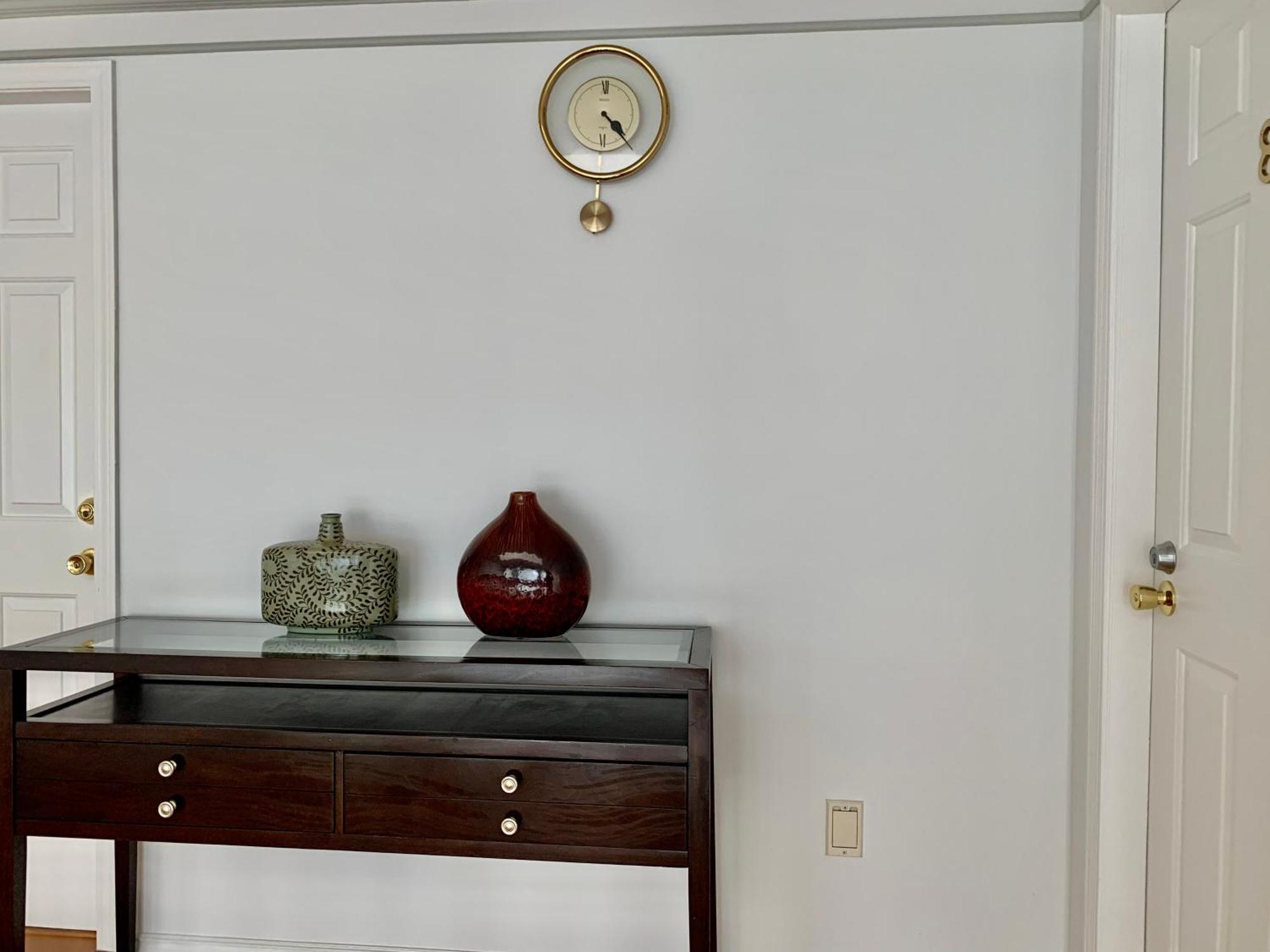 One Bedroom Queen Bed Sharing Washroom In Tiger Sweet House License## Richmond Exterior foto